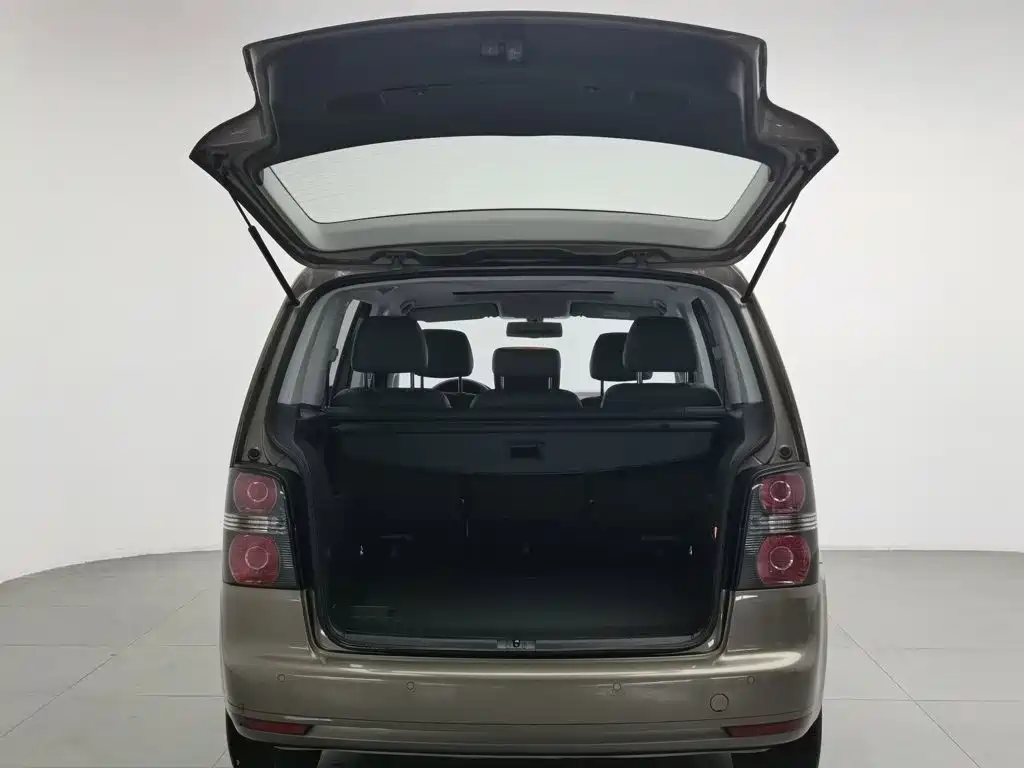 Volkswagen Touran — миниатюра 16