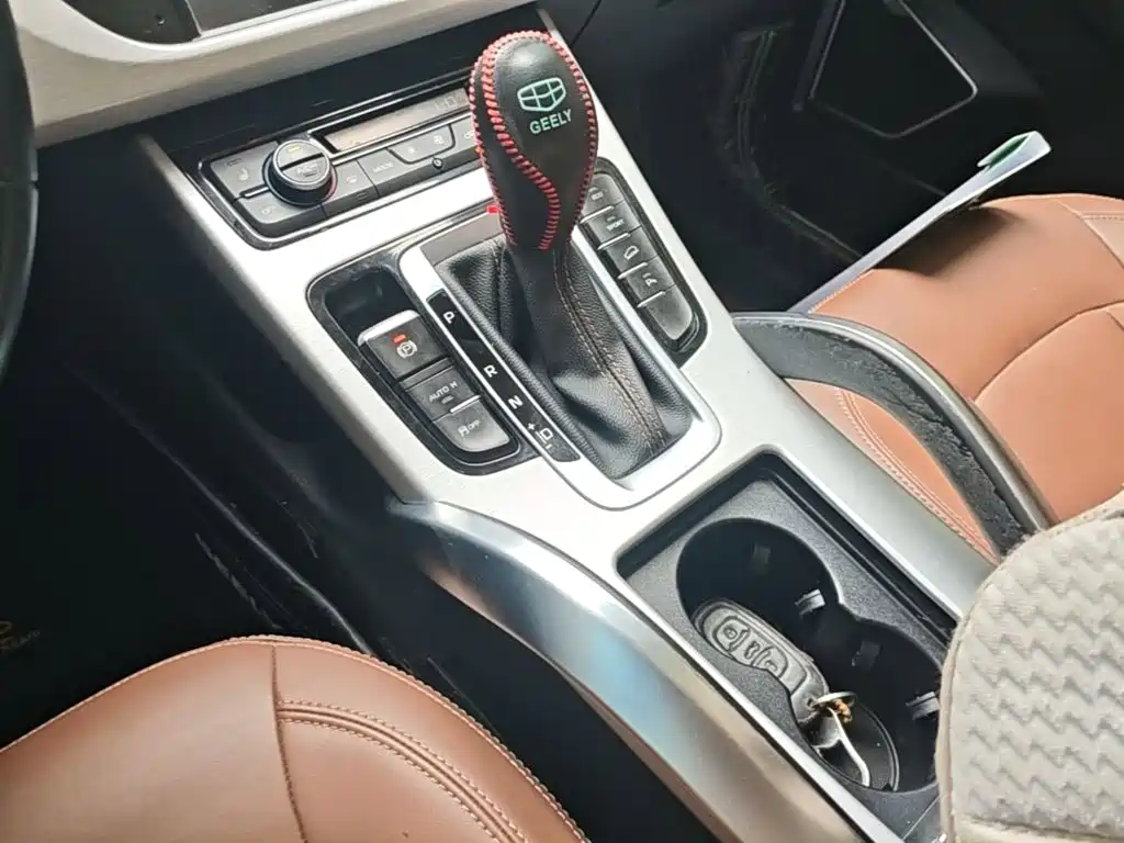 Geely Boyue — миниатюра 14