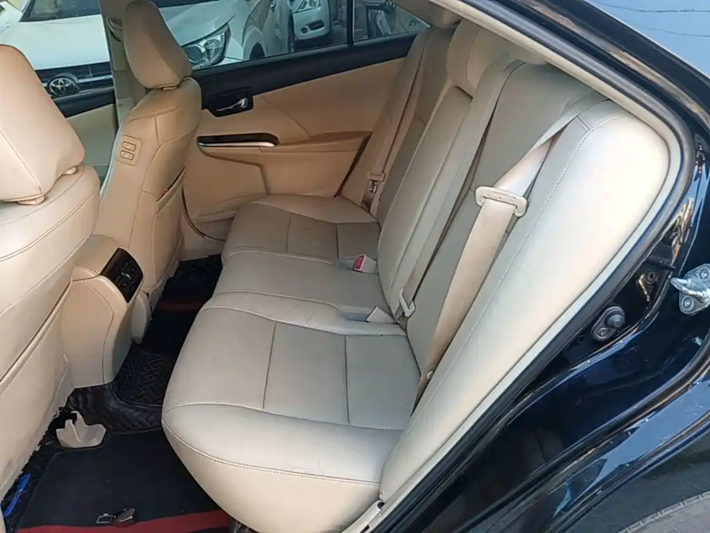 Toyota Camry — миниатюра 17