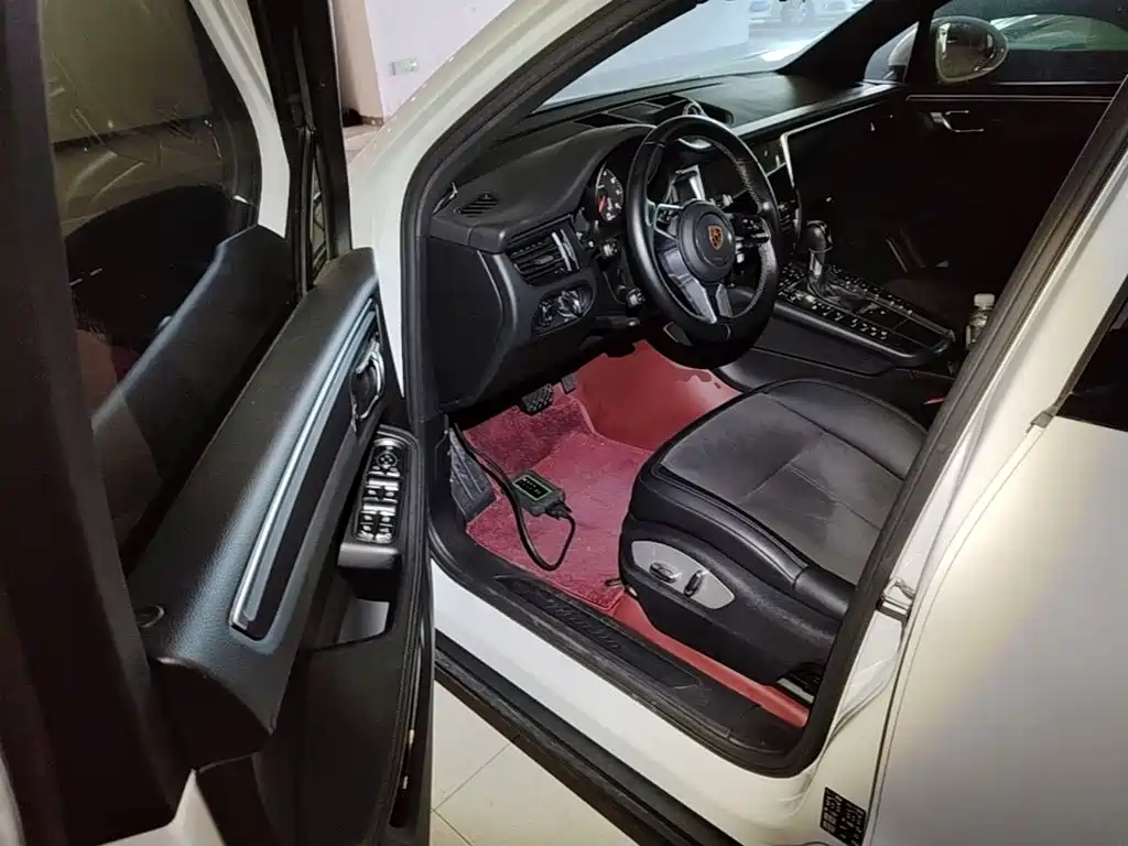 Porsche Macan — миниатюра 16