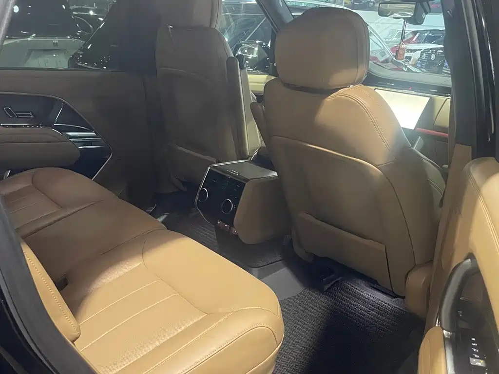 Land Rover Range Rover — миниатюра 8