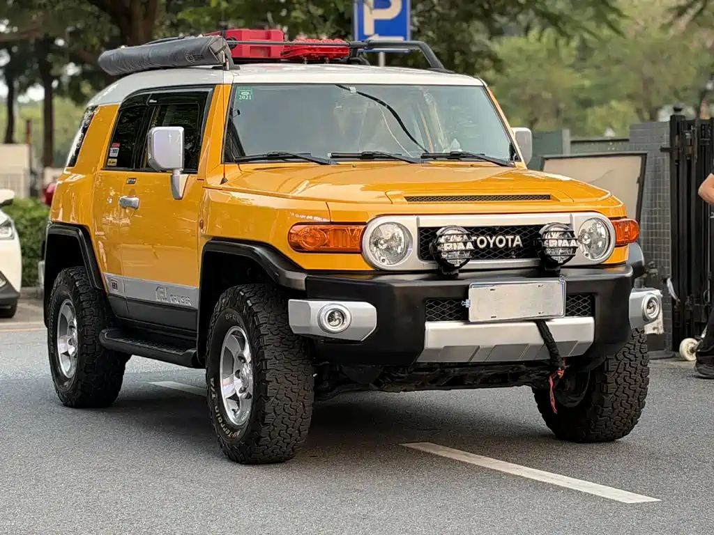 Toyota FJ Cruiser — миниатюра 2