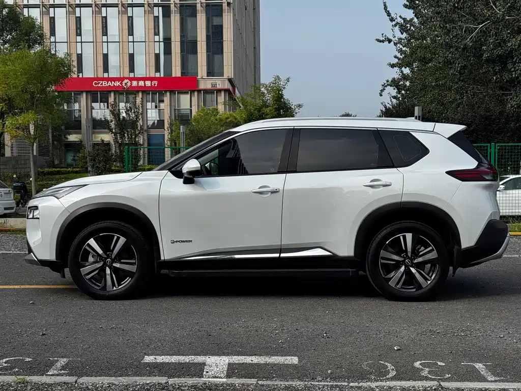 Nissan X-Trail — миниатюра 8