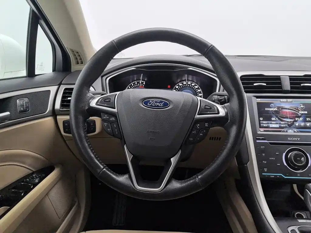Ford Mondeo — миниатюра 11