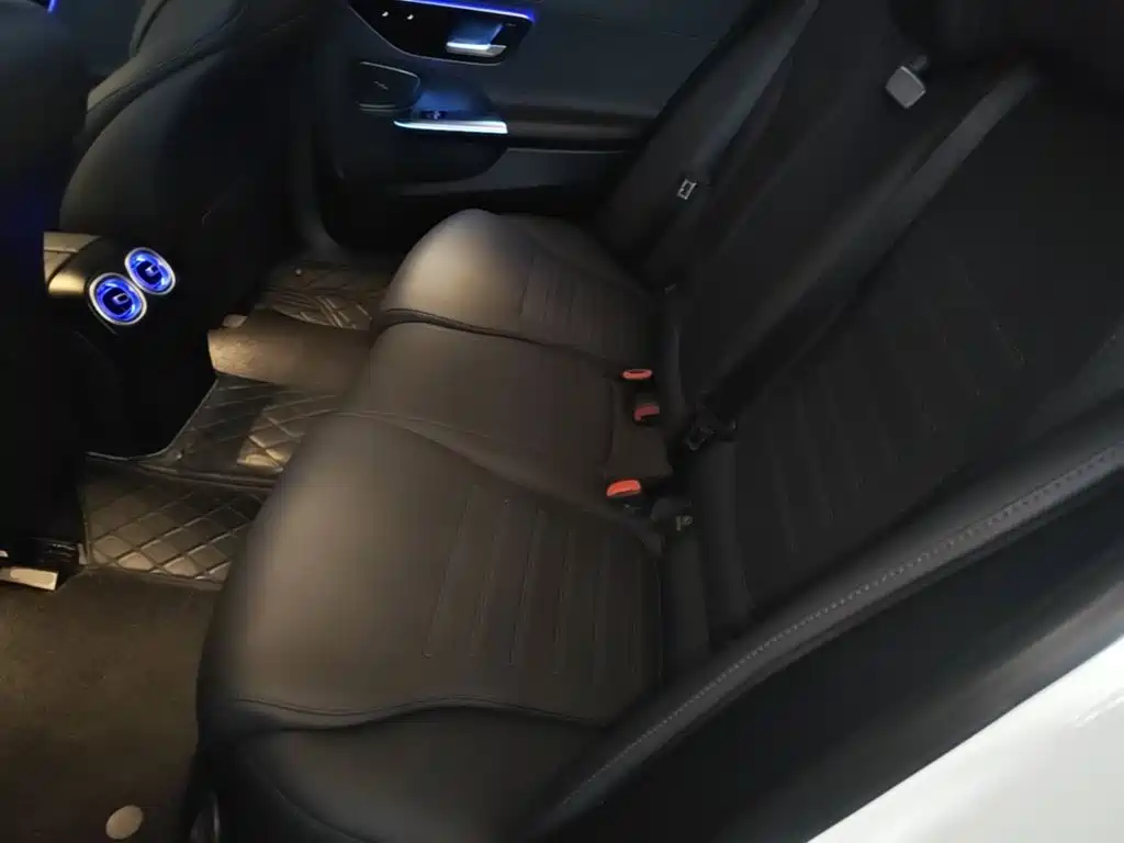 Mercedes-Benz C-Class — миниатюра 17