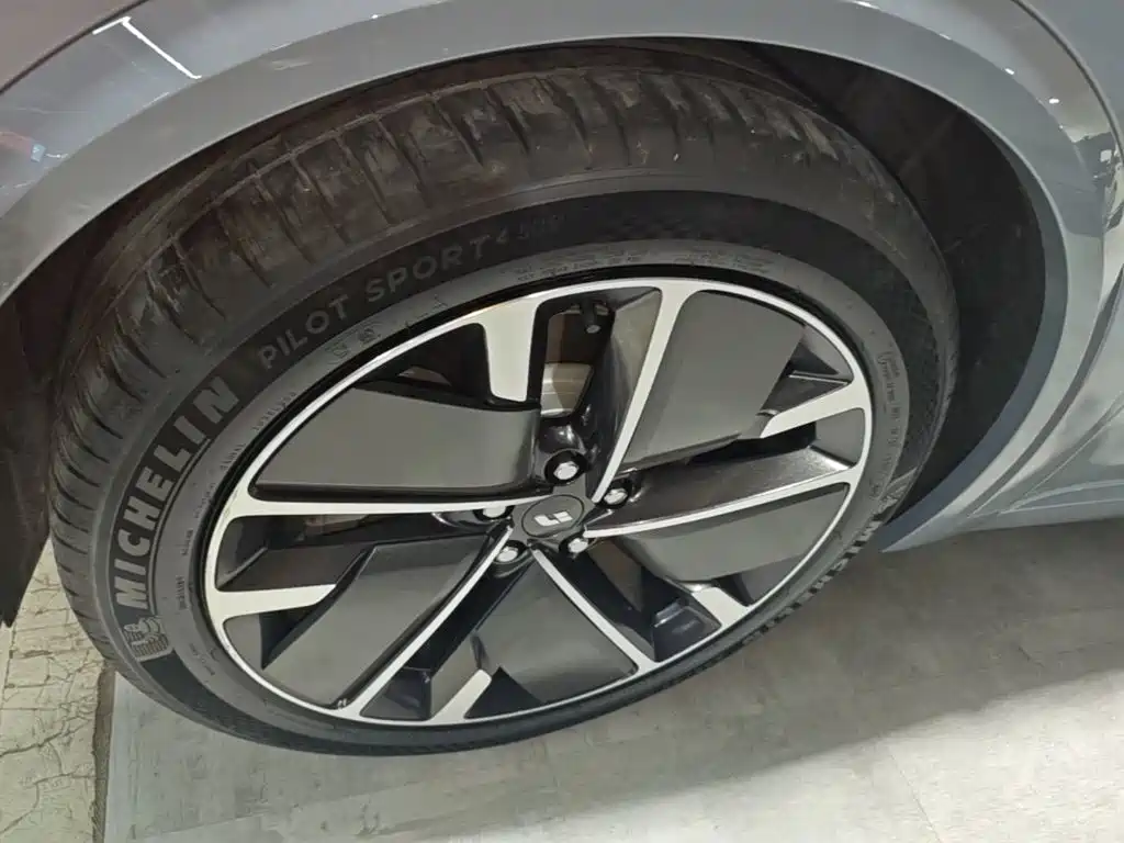 Li Auto Li L8 — миниатюра 23