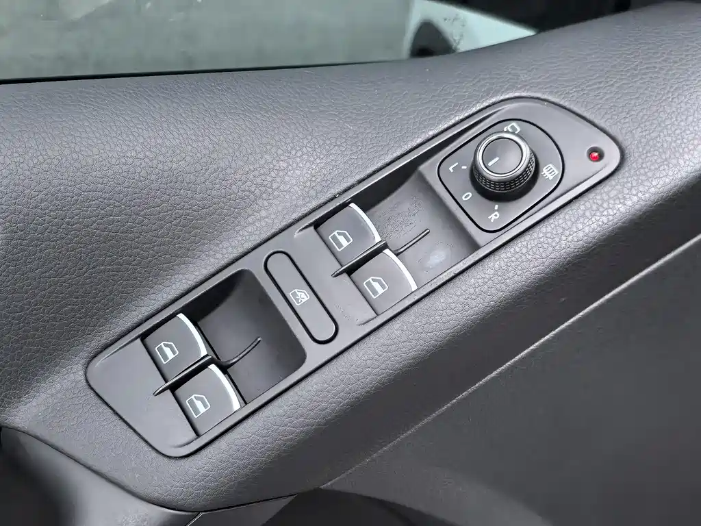 Volkswagen Tiguan 2016 300TSI AT Luxury