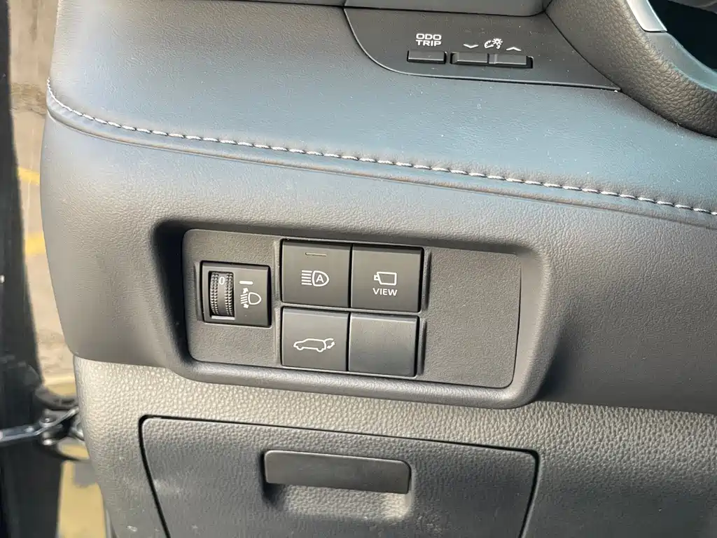 Toyota Crown Kluger — миниатюра 19