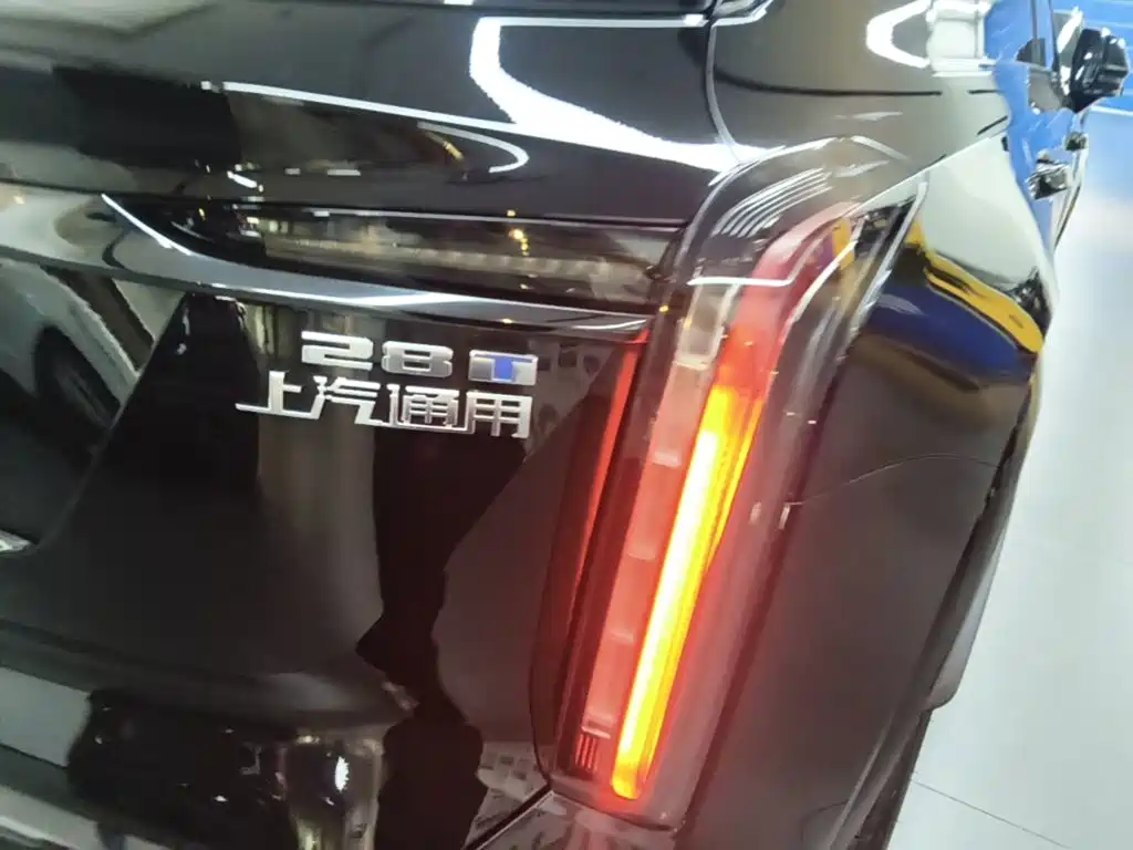 Cadillac XT5 — миниатюра 8
