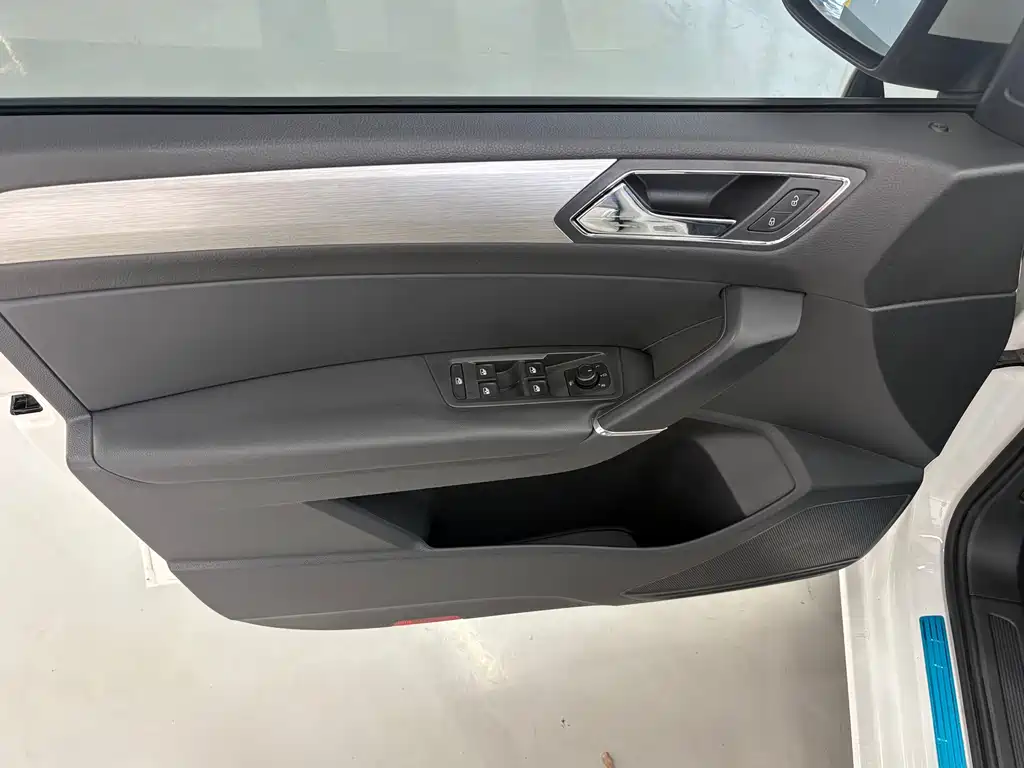 Volkswagen Touran — миниатюра 8