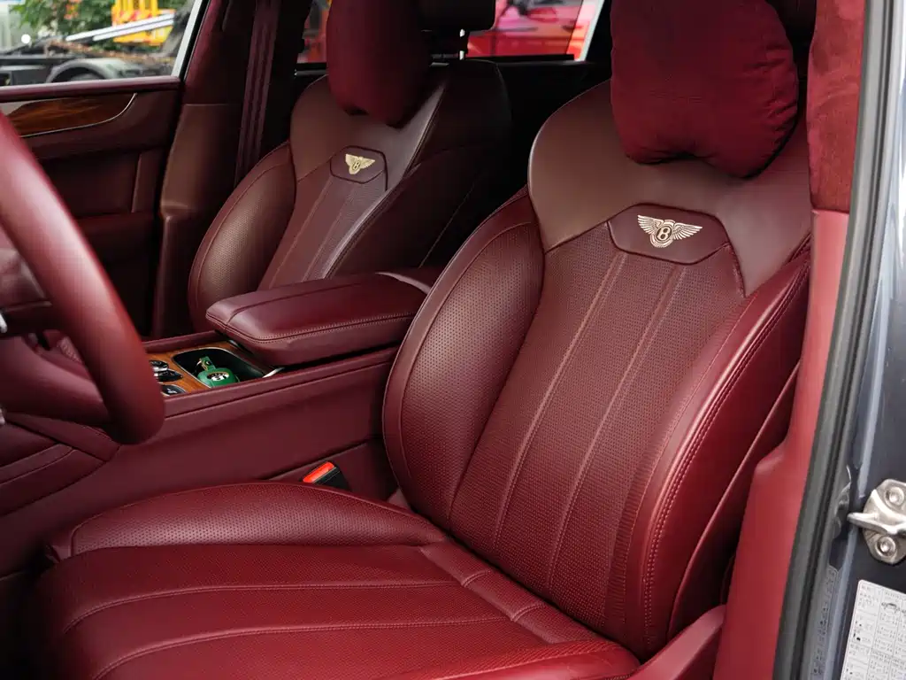 Bentley Bentayga — миниатюра 11