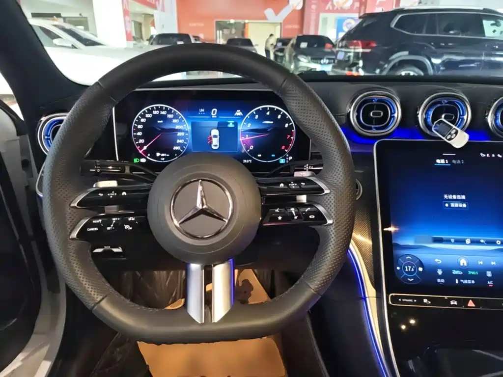 Mercedes-Benz C-Class — миниатюра 11