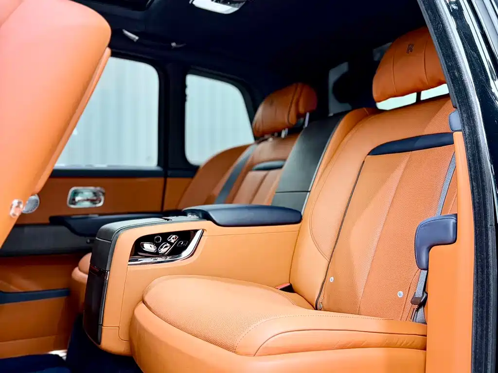 Rolls-Royce Cullinan 2018 мест