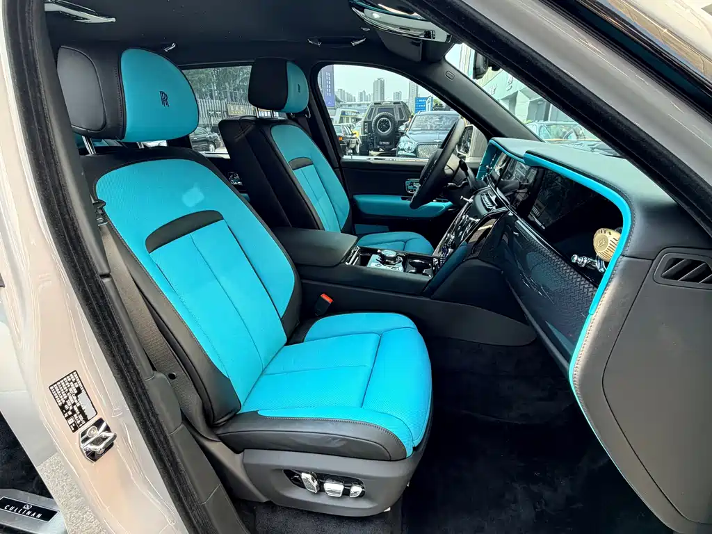 Rolls-Royce Cullinan — миниатюра 4