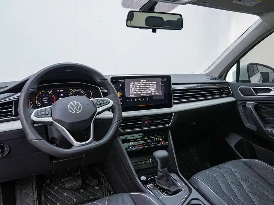 Volkswagen Tiguan L — миниатюра 6