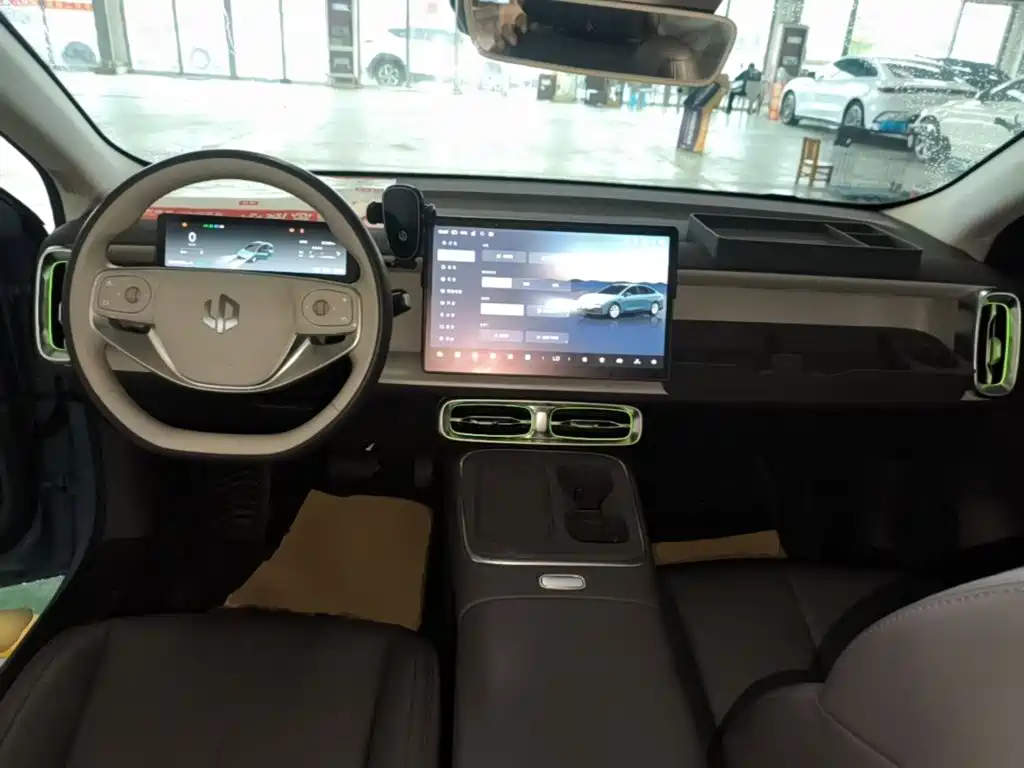 Leapmotor Leapmotor B01 — миниатюра 10