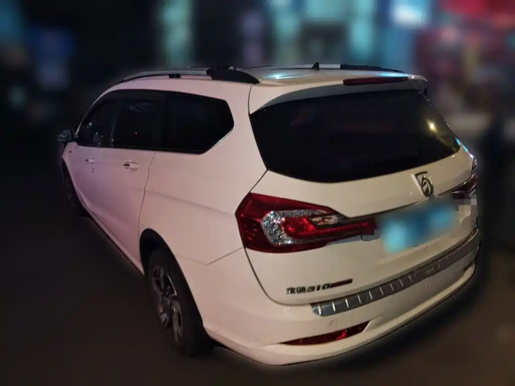 Baojun 310W — миниатюра 4