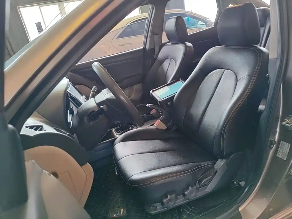 Hyundai Elantra — миниатюра 15