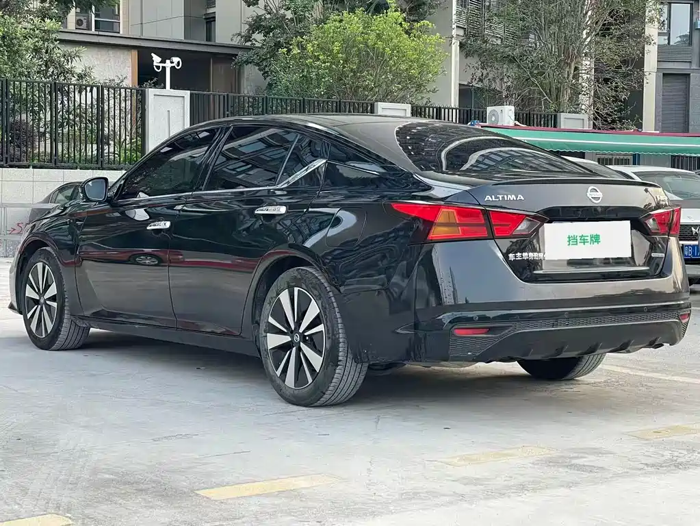 Nissan Teana — миниатюра 12
