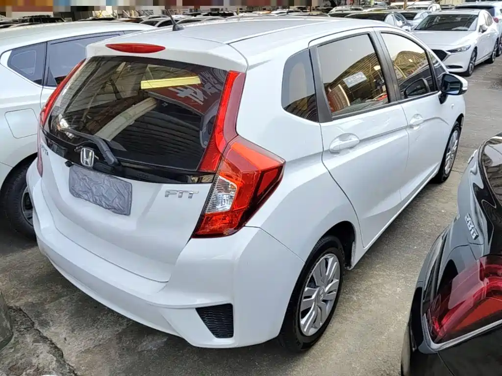 Honda Fit — миниатюра 7