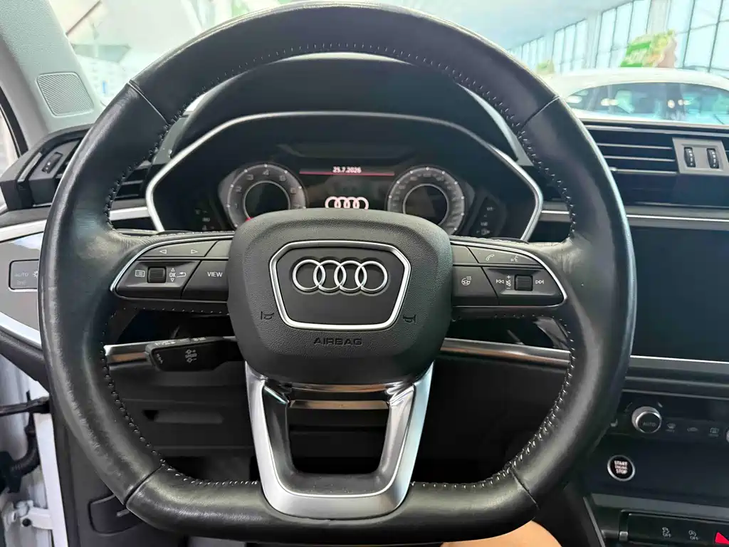 Audi Q3 — миниатюра 13