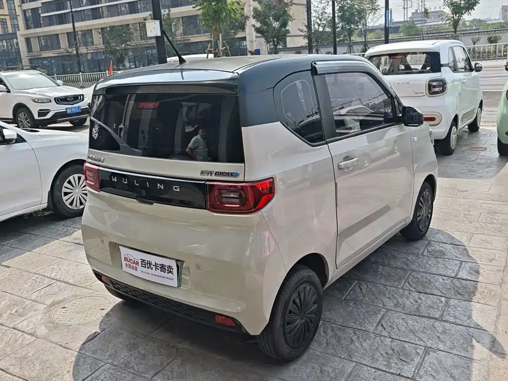 Wuling MINIEV — миниатюра 4
