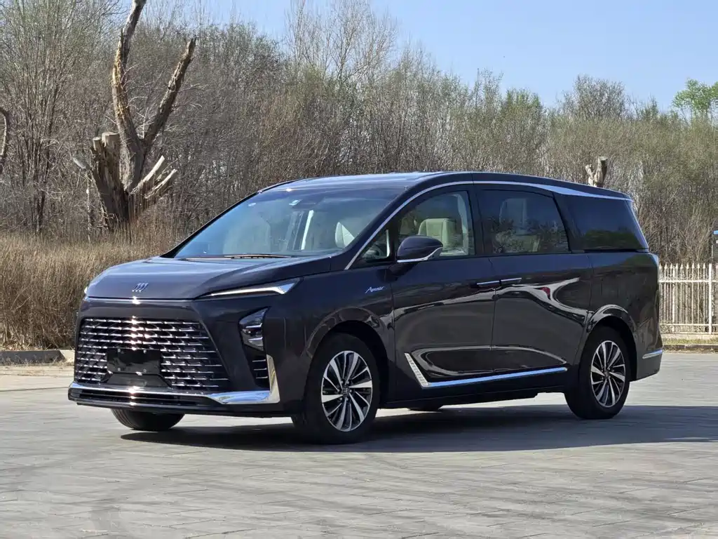 Buick GL8 Hybrid 2025