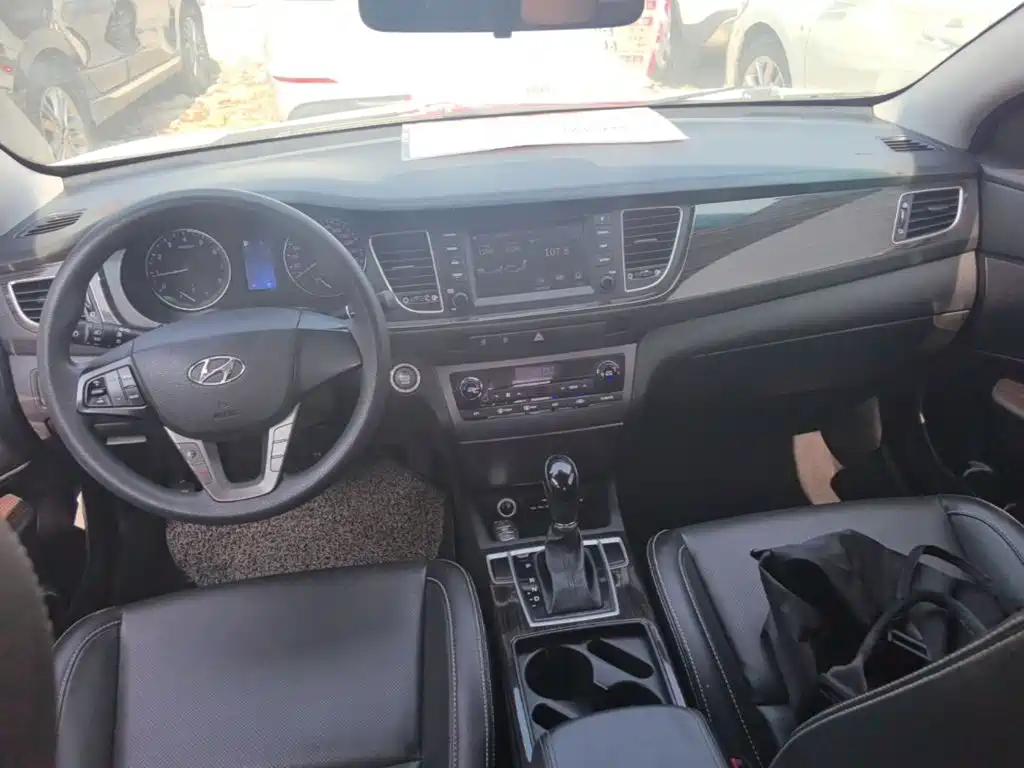 Hyundai Mistra — миниатюра 10