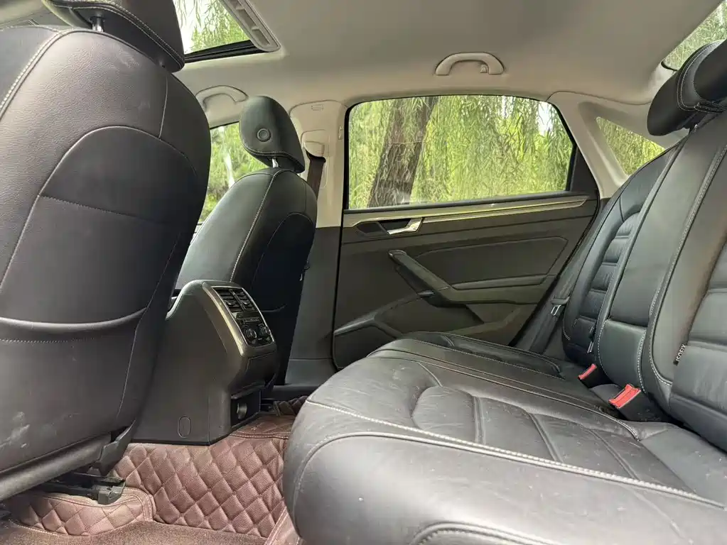 Volkswagen Passat — миниатюра 10