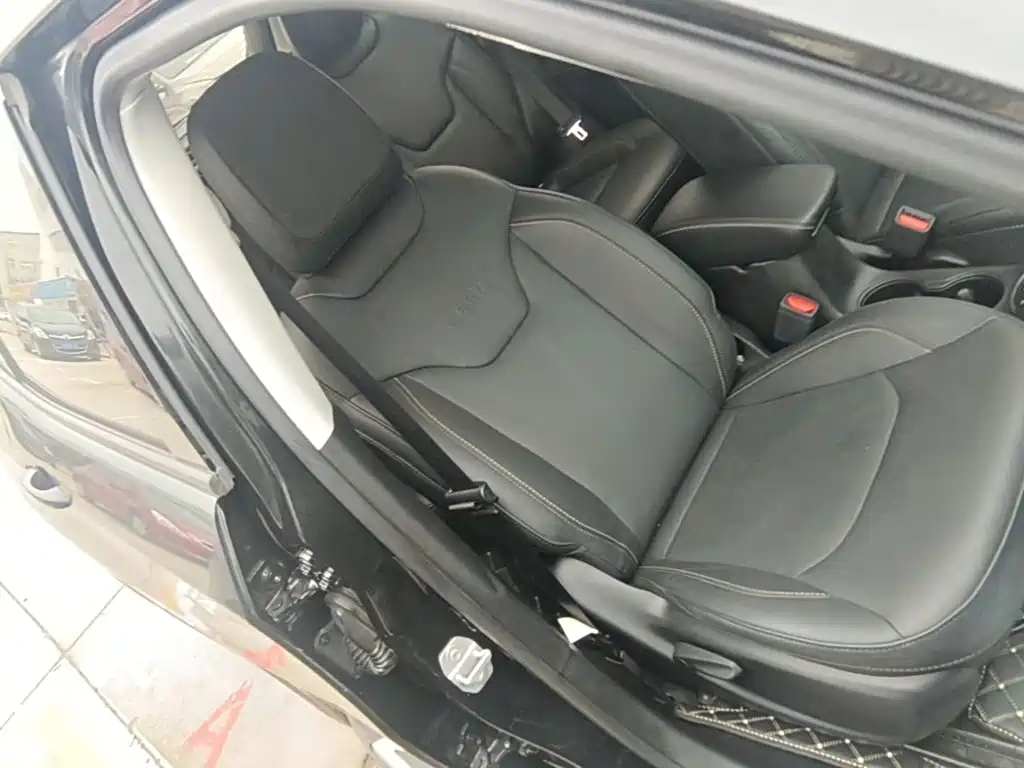 Jeep Compass — миниатюра 25