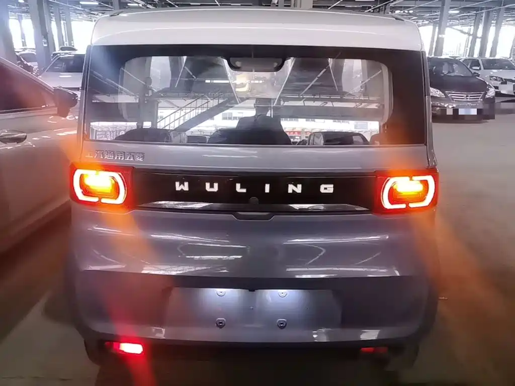 Wuling MINIEV — миниатюра 6