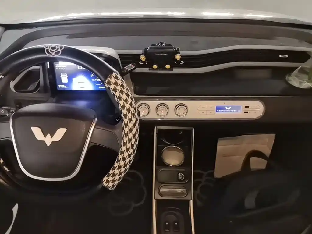 Wuling MINIEV — миниатюра 10