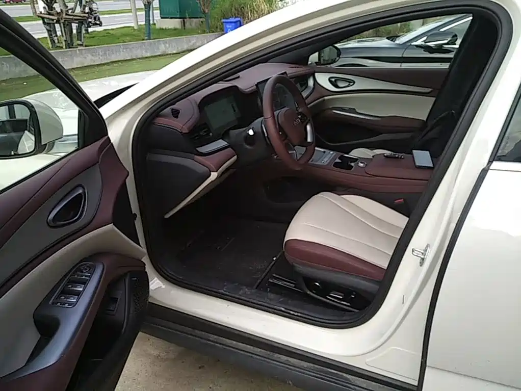 BYD Seal 07 DM-i — миниатюра 16