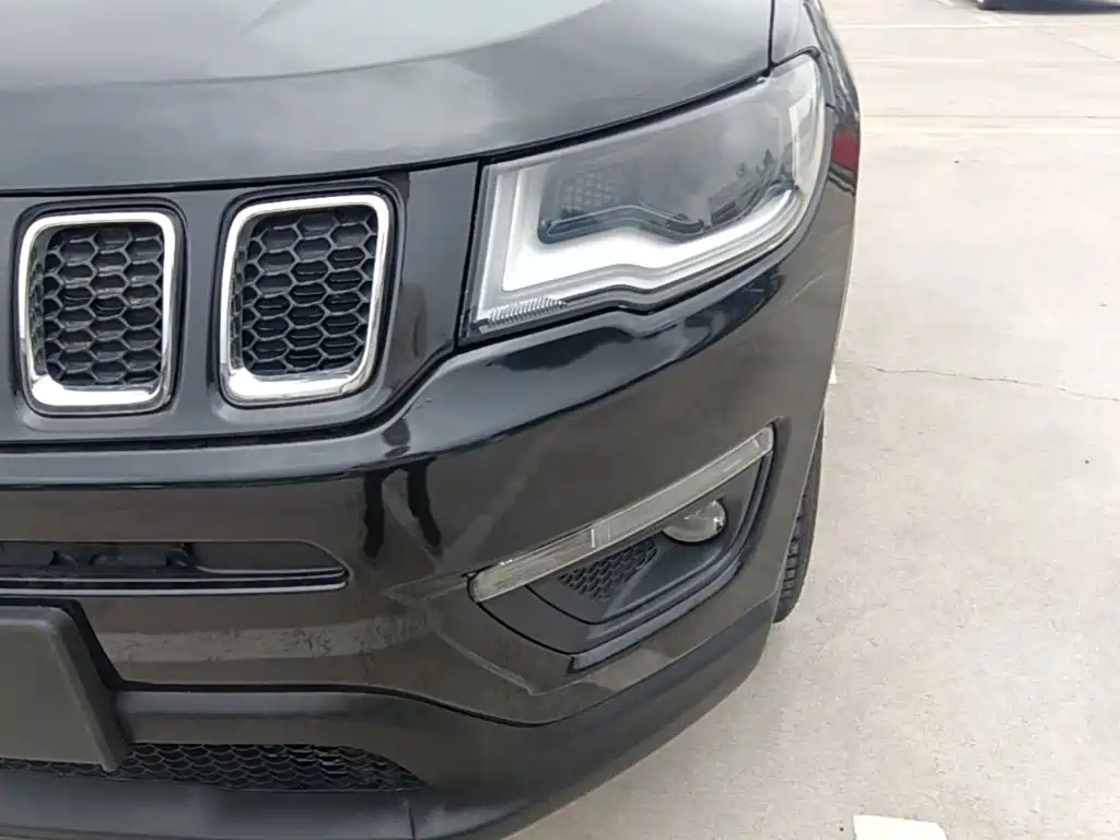 Jeep Compass — миниатюра 24