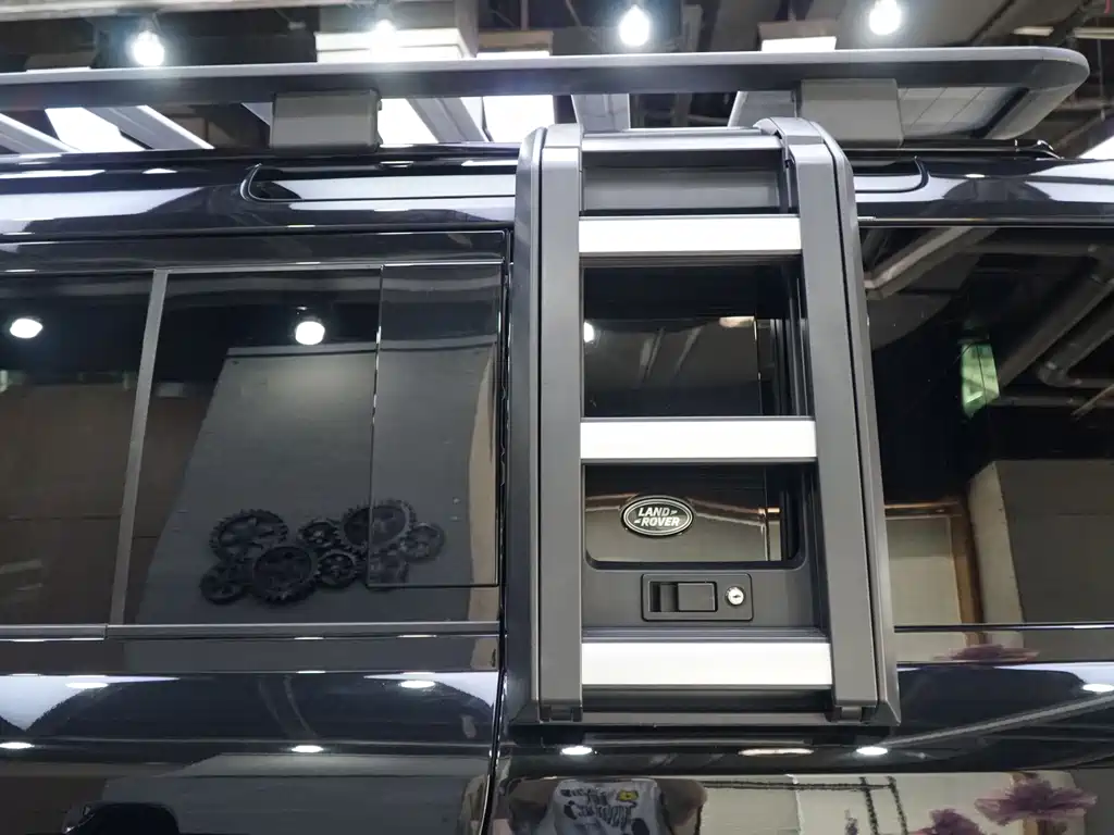 Land Rover Defender — миниатюра 22