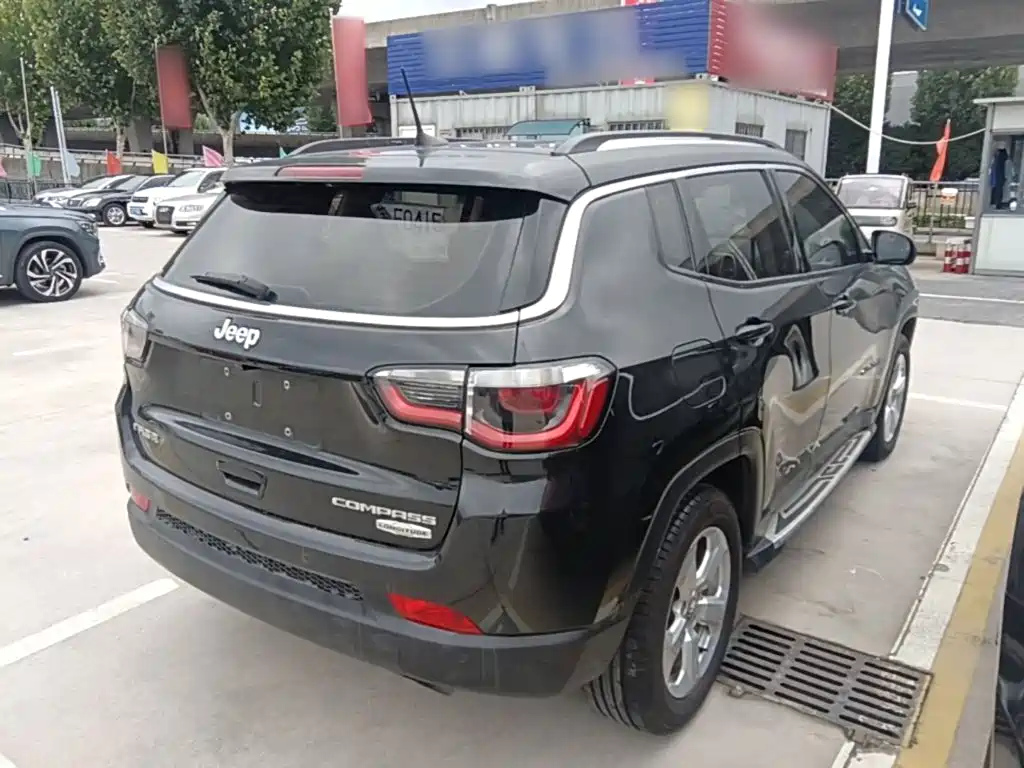 Jeep Compass — миниатюра 7