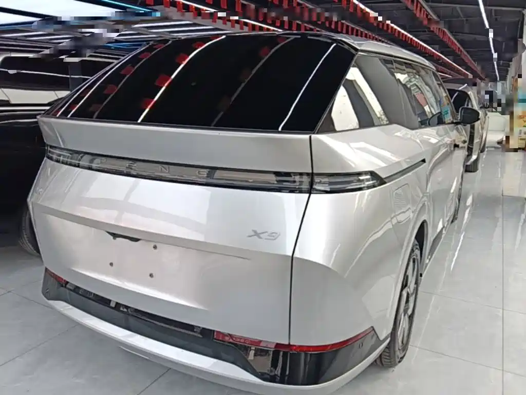 XPeng X9 — миниатюра 7