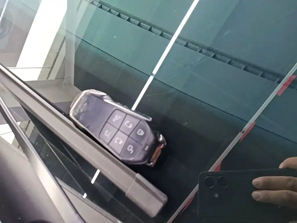 XPeng X9 — миниатюра 9