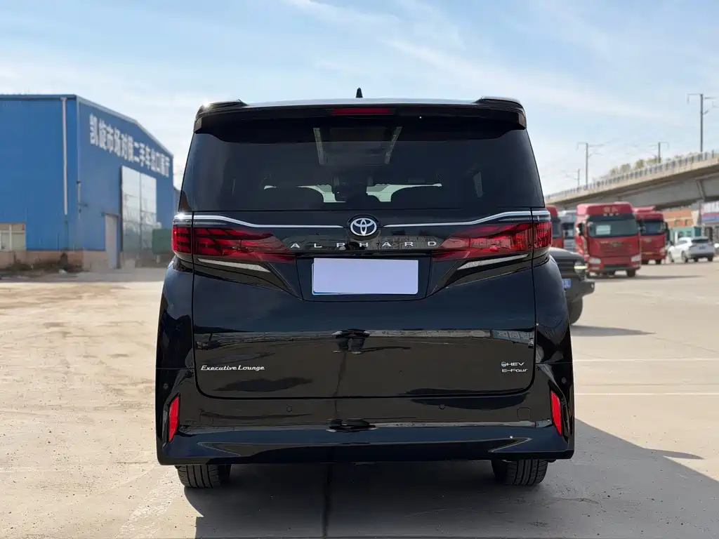 Toyota Alphard — миниатюра 5