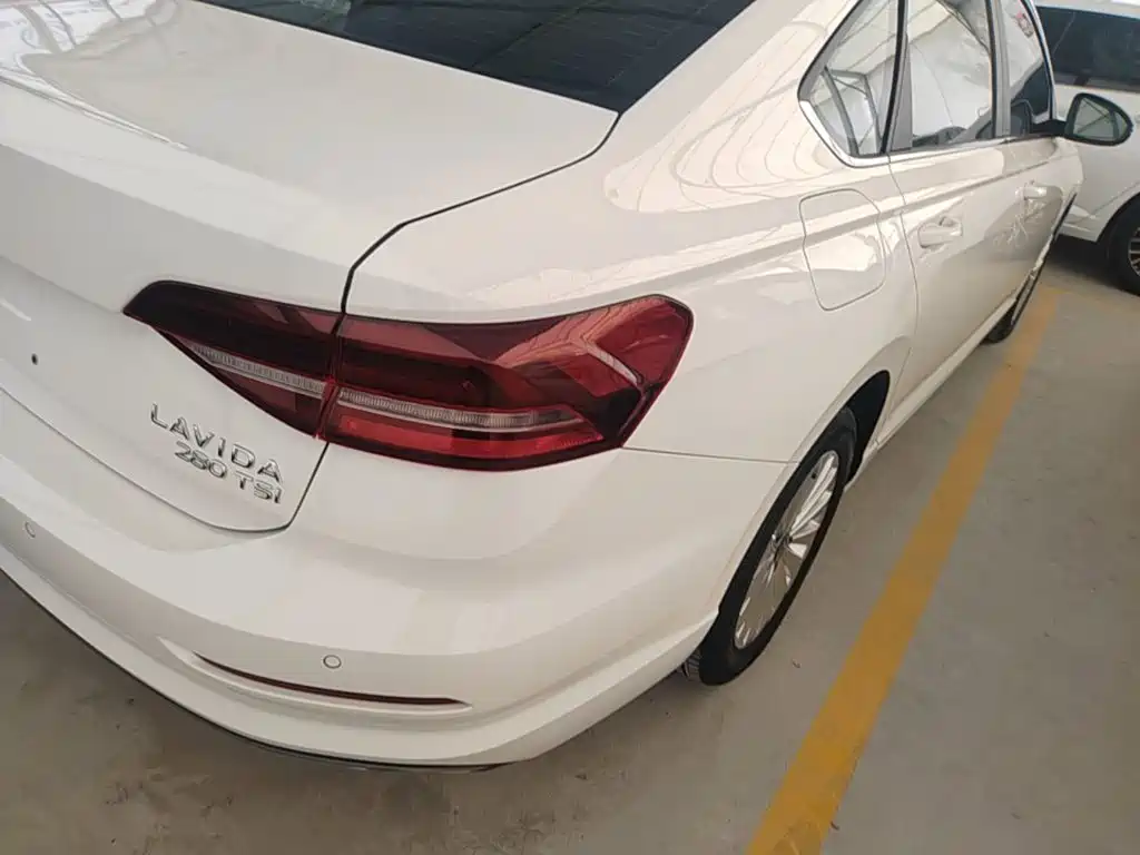 Volkswagen Lavida — миниатюра 8