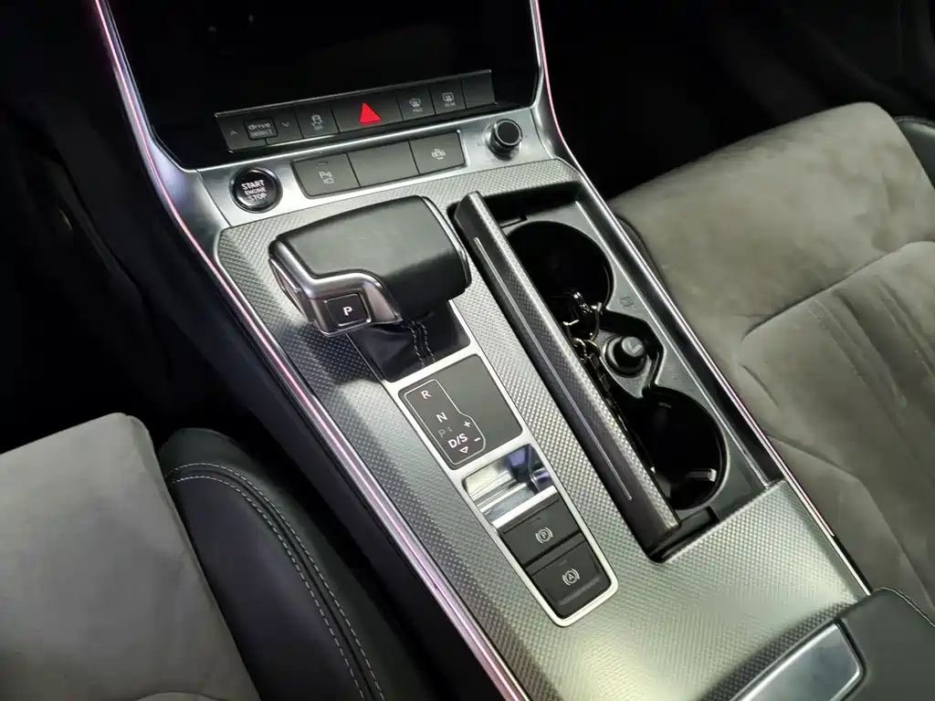 Audi A6L — миниатюра 12