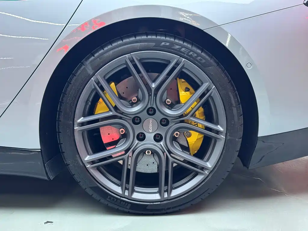 XIAOMI CAR XIAOMI SU7 ULTRA