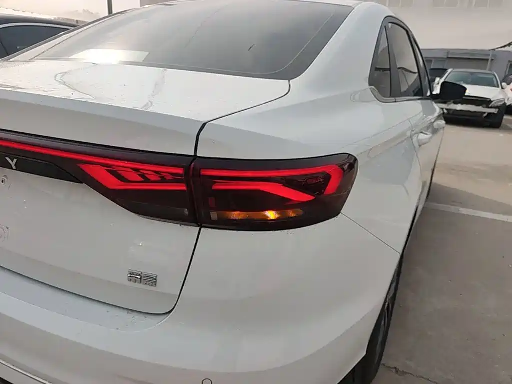 Geely Emgrand — миниатюра 8