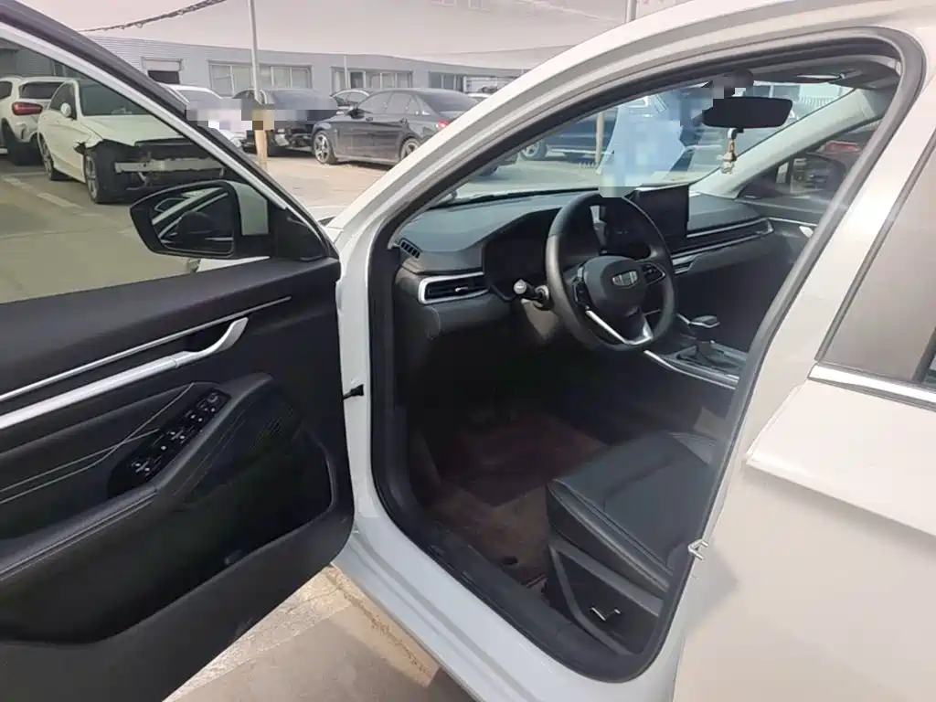 Geely Emgrand — миниатюра 16