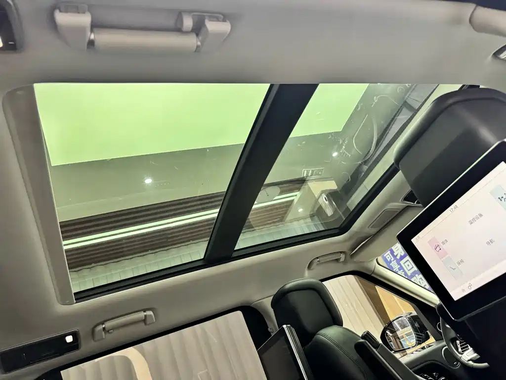 Land Rover Range Rover — миниатюра 22