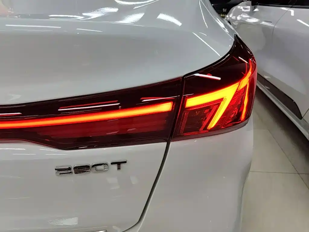 Changan Eado — миниатюра 8