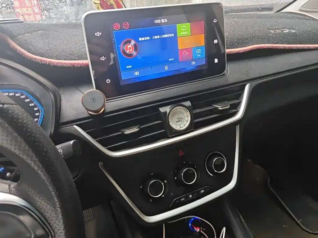 Wuling Hongguang S3 — миниатюра 6