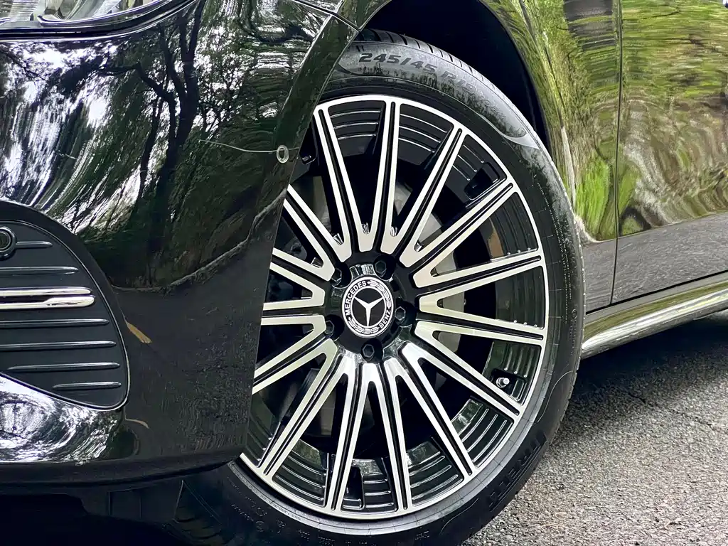 Mercedes-Benz E-Class — миниатюра 4