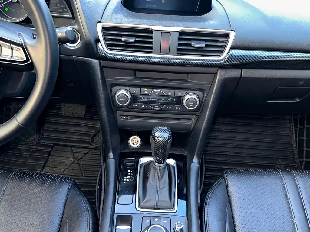 Mazda 3 Axela — миниатюра 18