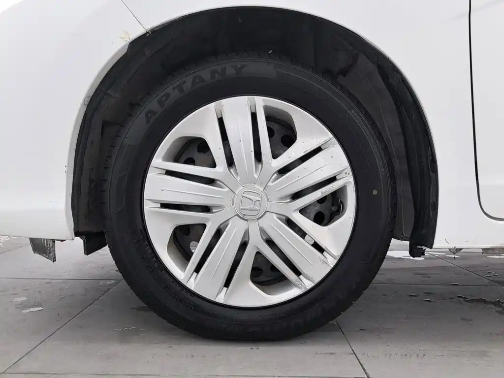 Honda Fit — миниатюра 17